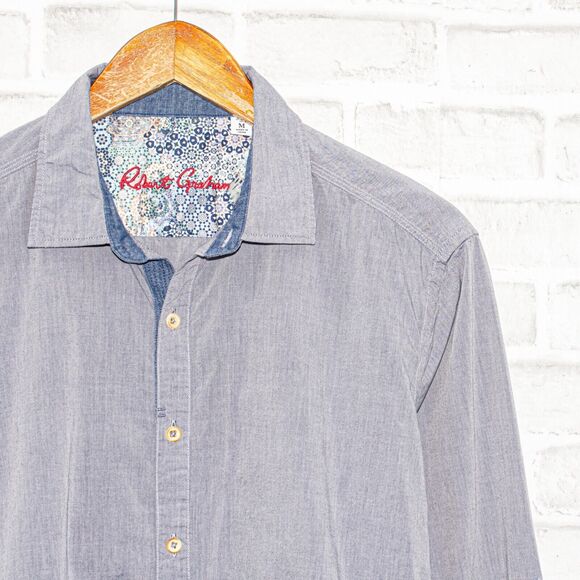 Robert Graham Button up shirt Blue Chambray Size Medium Classic Fit - Picture 1 of 7